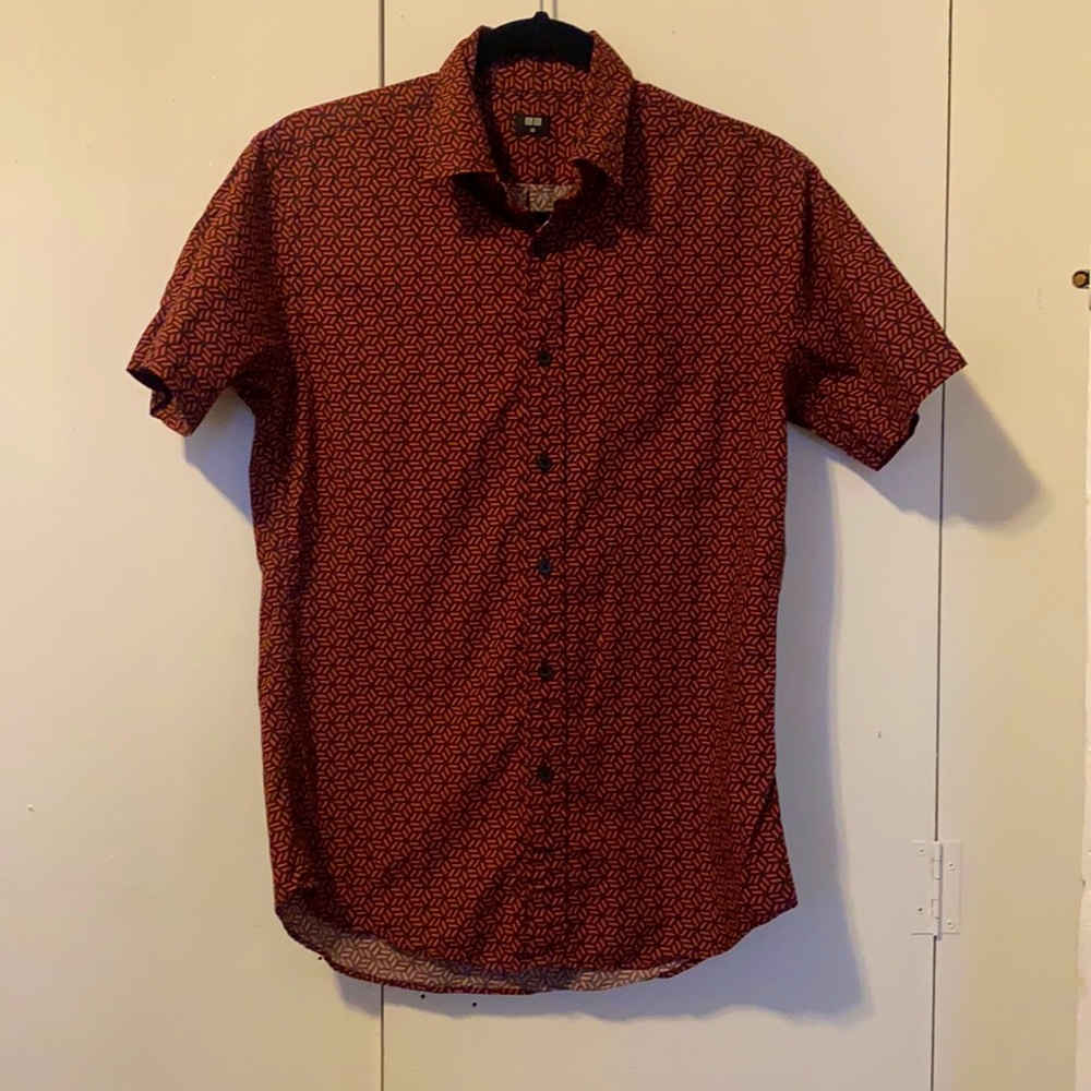Uniqlo Short sleeve red & black pattern shirt